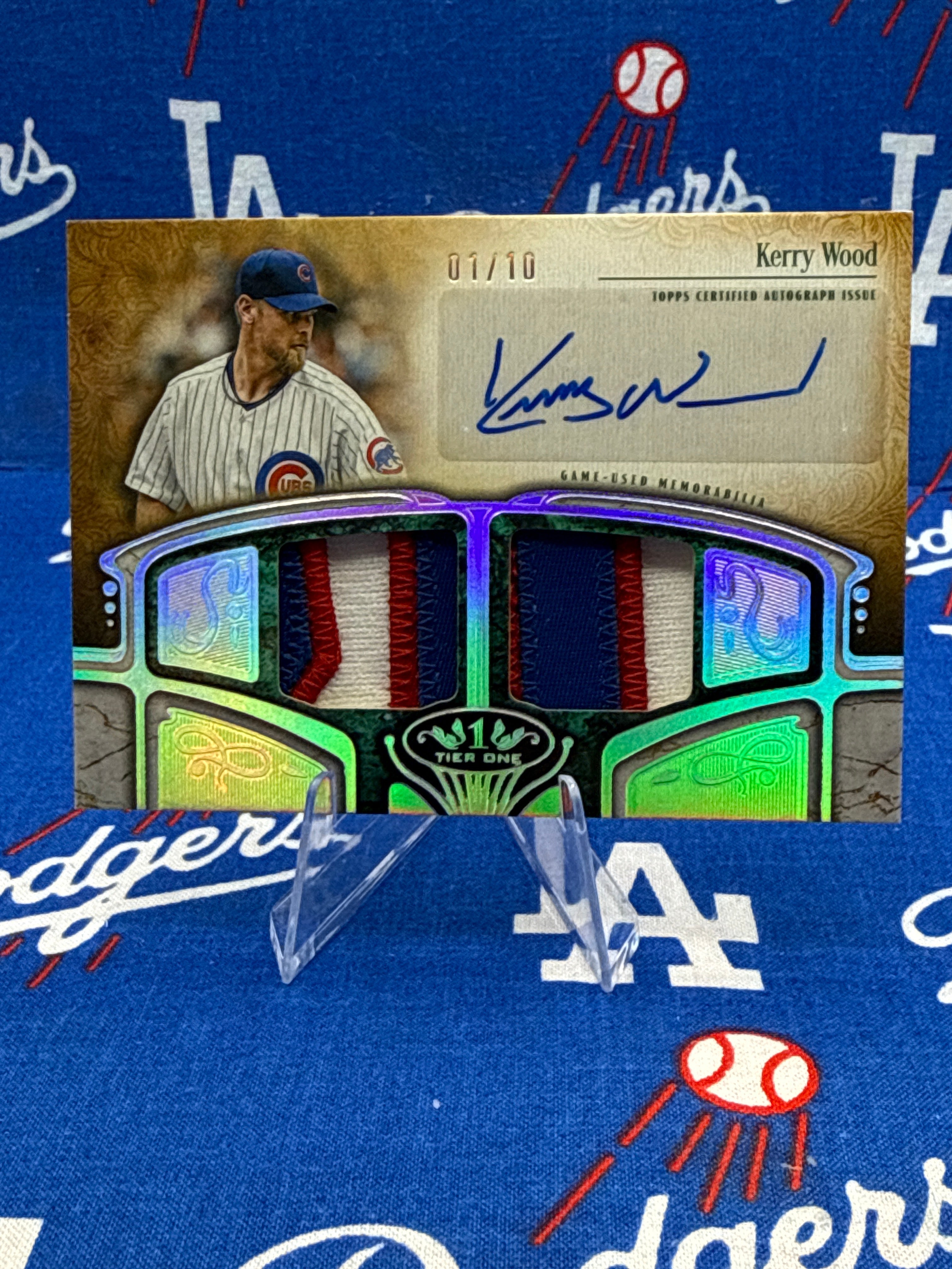 Kerry Wood 2026 Topps Tier One Autographed Dual Patch Card #01/10 — AT1R-KW