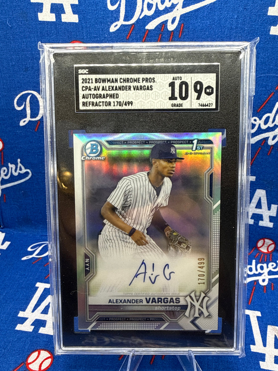 2021 Bowman Chrome Prospects Alexander Vargas CPA-AV Auto Refractor /499 SGC 9 (Auto 10)